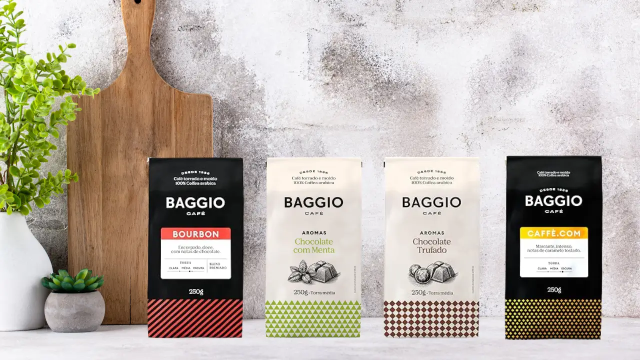 cafés aromatizados e espresso das linhas Baggio sobre balcão de cozinha